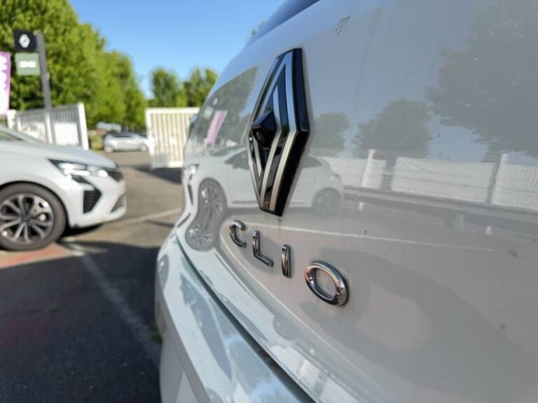 Renault Clio SOCIETE TCE 90 ch GSR2 5 PLACES EVOLUTION - Image 15 (July 7, 2026)