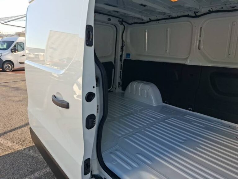 Renault Trafic FG BLUE DCI 130 3T GSR2 ADVANCE - Image 17 (July 7, 2026)