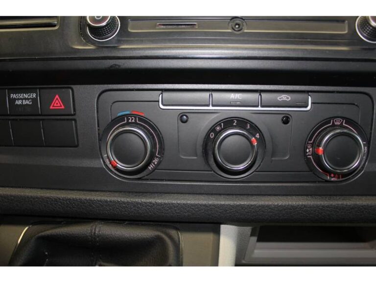 Volkswagen Transporter FOURGON FGN TOLE 2.0 TDI 150 BUSINESS LINE - Image 15 (July 7, 2026)