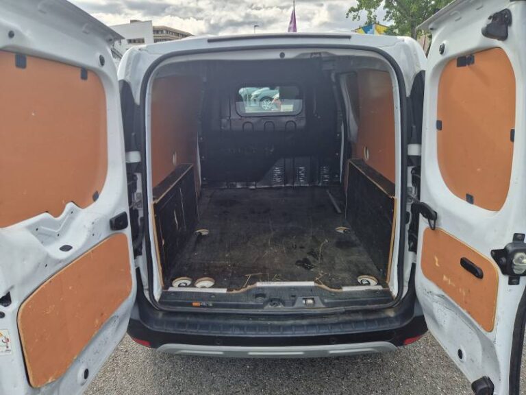 Renault Express (30) VAN BLUE DCI 95 – 22 CONFORT - Image 15 (July 7, 2026)