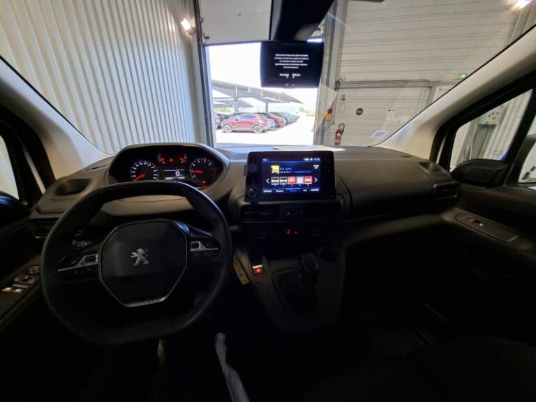 Peugeot Partner FGN FOURGON STANDARD 650 KG BLUEHDI 100 S&S BVM5 ASPHALT - Image 11 (July 7, 2026)