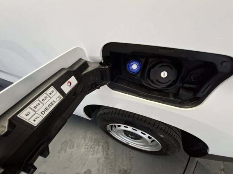 Peugeot Partner FGN FOURGON STANDARD 650 KG BLUEHDI 100 S&S BVM5 ASPHALT - Image 19 (July 7, 2026)
