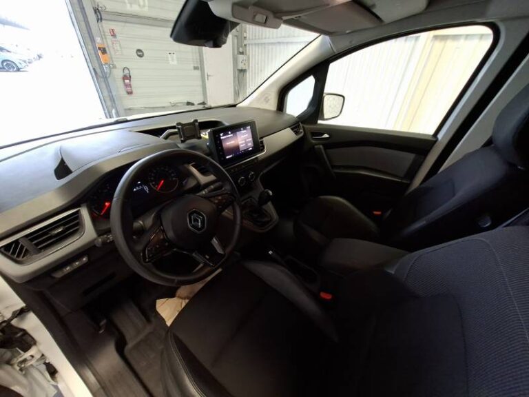Renault Kangoo Van BLUE DCI 95 GRAND CONFORT SESAME OUVRE TOI - Image 10 (July 7, 2026)