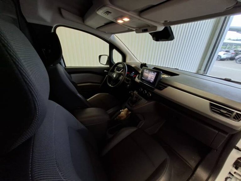 Renault Kangoo Van BLUE DCI 95 GRAND CONFORT SESAME OUVRE TOI - Image 12 (July 7, 2026)