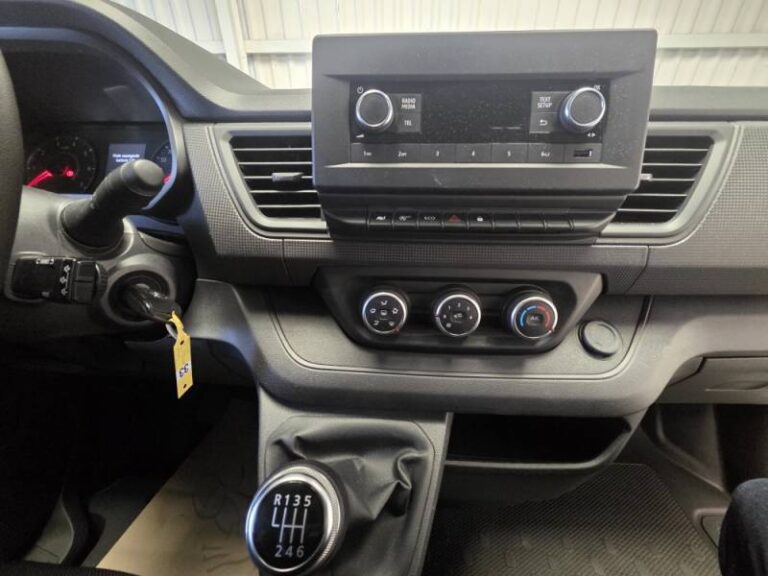 Renault Trafic FGN 3T BLUE DCI 130 GSR2 ADVANCE - Image 12 (July 7, 2026)
