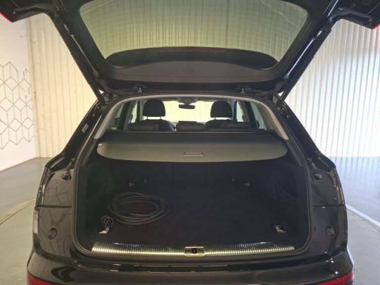 Audi Q5 50 TFSIe 299 S tronic 7 Quattro Avus - Image 11 (July 7, 2026)