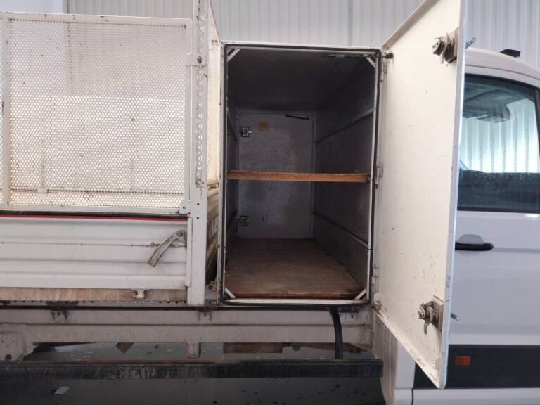 Volkswagen Crafter FOURGON CSC PROPULSION (RJ) 35 L4 2.0 TDI 177CH BUSINESS - Image 11 (July 7, 2026)