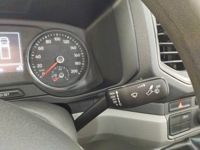 Volkswagen Crafter FOURGON CSC PROPULSION (RJ) 35 L4 2.0 TDI 177CH BUSINESS - Image 16 (July 7, 2026)