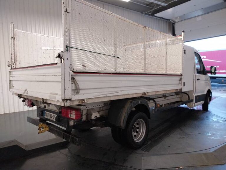 Volkswagen Crafter FOURGON CSC PROPULSION (RJ) 35 L4 2.0 TDI 177CH BUSINESS - Image 04 (July 7, 2026)