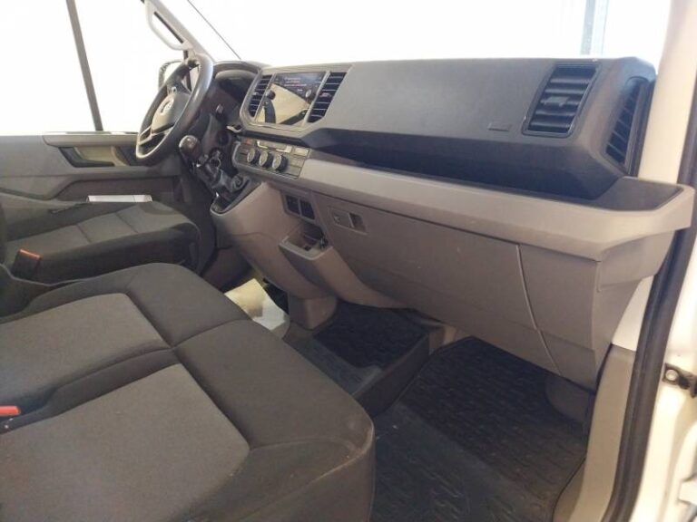 Volkswagen Crafter FOURGON CSC PROPULSION (RJ) 35 L4 2.0 TDI 177CH BUSINESS - Image 09 (July 7, 2026)