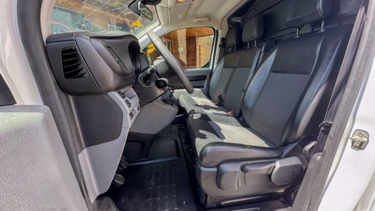 Peugeot Expert III 2.0 BLUEHDI 120 S&S STANDARD PREMIUM - Image 09 (July 7, 2026)