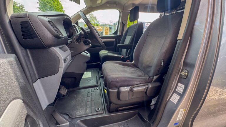 Opel Vivaro Cabine Approfondie III Taille M BlueHDi 145 EAT8 Edition - Image 07 (July 7, 2026)