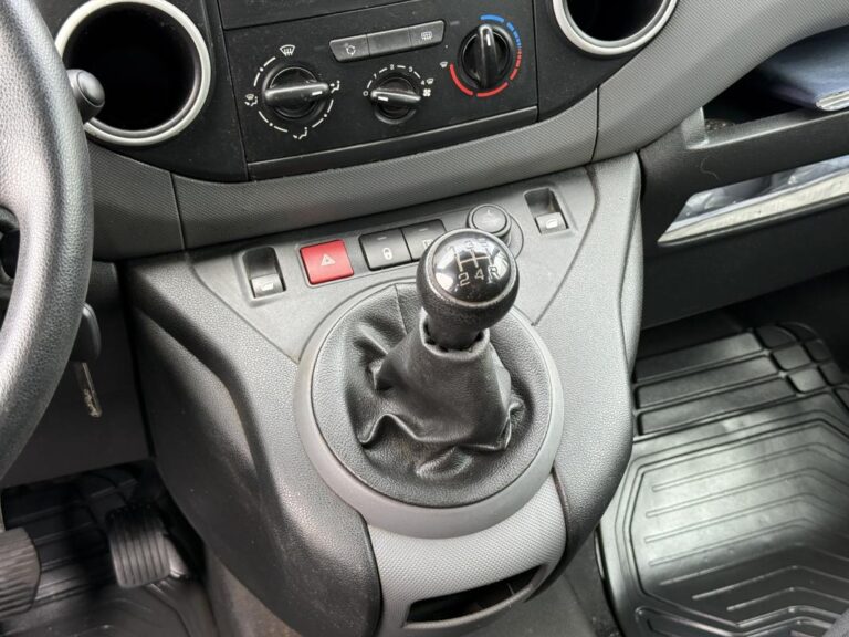 Peugeot Partner LONG CABINE APPROFONDIE 5 PLACES 100CH - Image 08 (July 7, 2026)