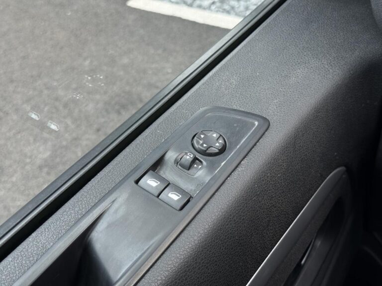 Peugeot Expert 2.0 CABINE APPROFONDIE BLUEHDI 180 S&S EAT8 PACK PREMIUM CONNECT - Image 16 (July 7, 2026)