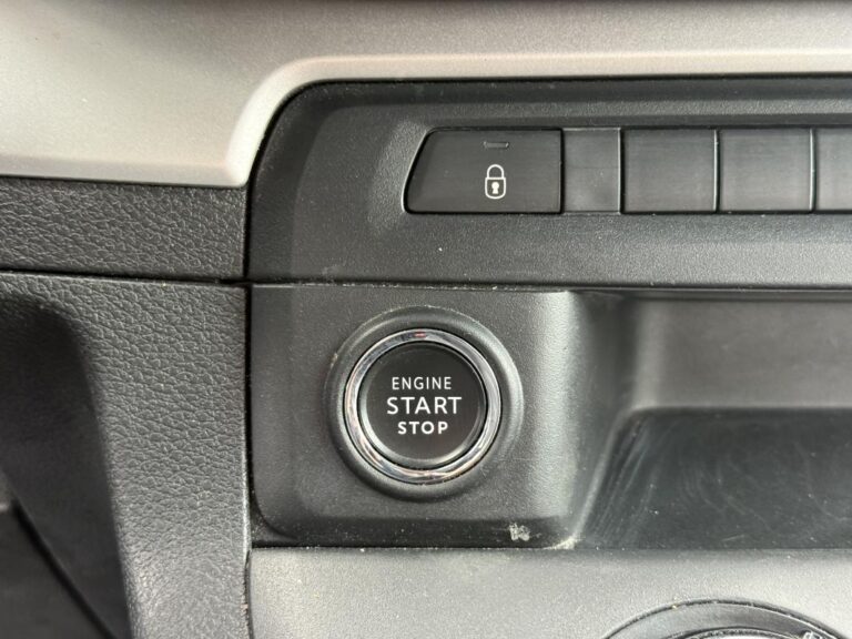 Peugeot Expert 2.0 CABINE APPROFONDIE BLUEHDI 180 S&S EAT8 PACK PREMIUM CONNECT - Image 18 (July 7, 2026)