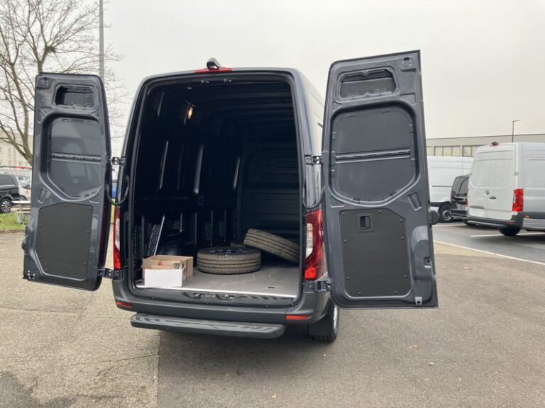 Mercedes Sprinter 319 CDI fourgon 12m3 37 V6 3.0L 190ch BVM6 39 - Image 09 (July 7, 2026)