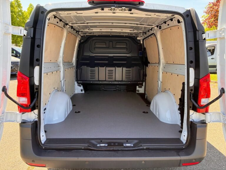 Mercedes Vito e 112 Fourgon Long 116ch BATTERIE 60kWh Garantie 2 - Image 06 (July 7, 2026)