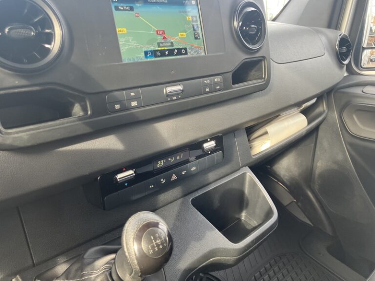 Mercedes Sprinter Ccb 314 CDI Long plateau +coffre 143ch 33000€ HT G - Image 18 (July 7, 2026)