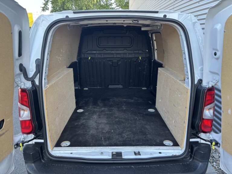Peugeot Partner 1.5L 100ch XL 950Kg - Image 07 (July 7, 2026)
