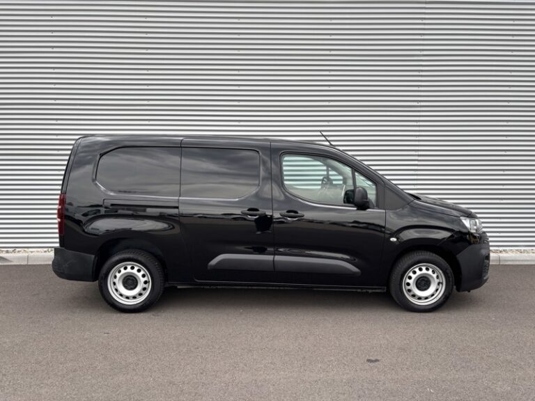 Citroën Berlingo 1.5L 130ch Club XL 950Kg 13 325€ HT - Image 08 (July 7, 2026)