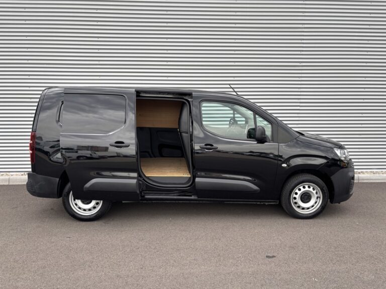 Citroën Berlingo 1.5L 130ch Club XL 950Kg 13 325€ HT - Image 09 (July 7, 2026)