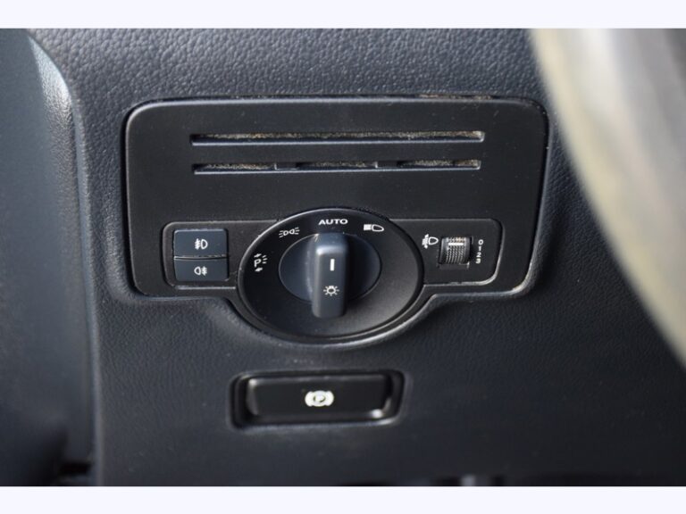Mercedes Vito Fourgon 114 CDI Long Frigorifique/ L2 – 29 990 € HT - Image 08 (July 7, 2026)