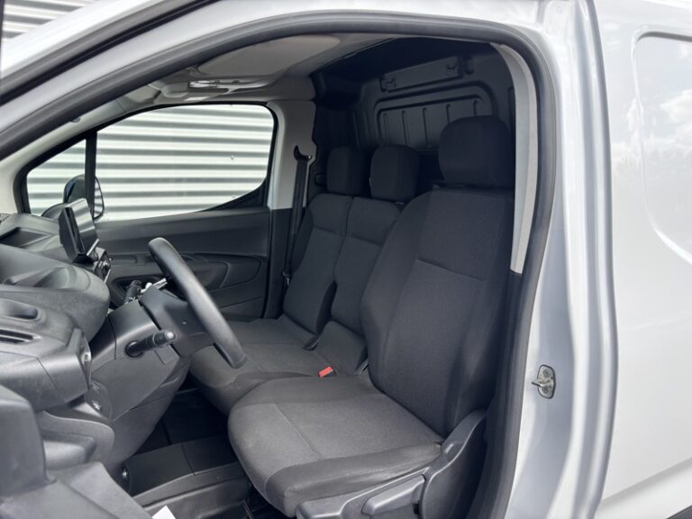 Peugeot Partner 1.5L 100ch Pack Premium Connect XL 950Kg 14 575€ - Image 10 (July 7, 2026)