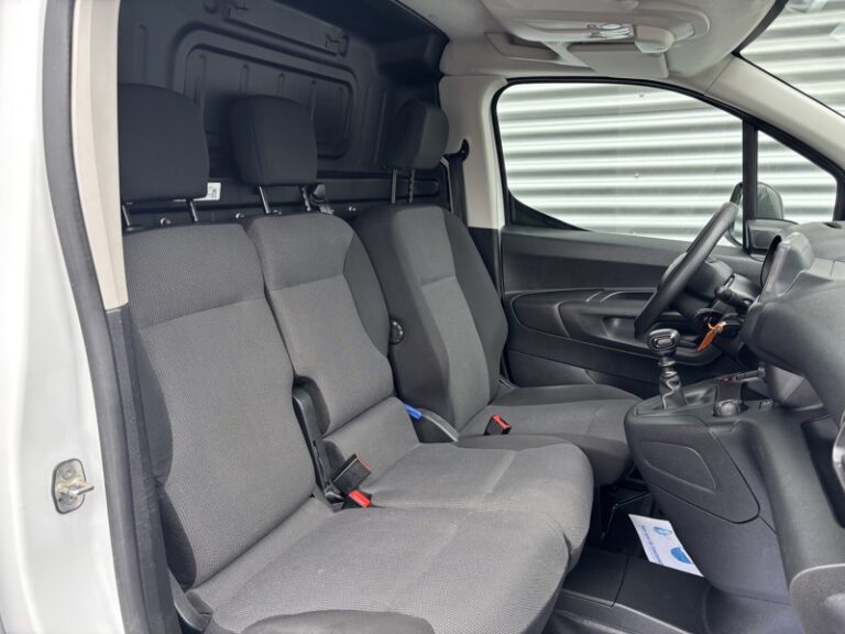 Citroën Berlingo 1.5L 130ch Club M 950Kg - Image 17 (July 7, 2026)