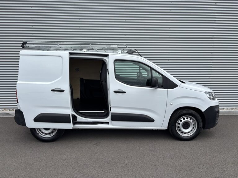 Citroën Berlingo 1.5L 130ch Club M 950Kg - Image 09 (July 7, 2026)