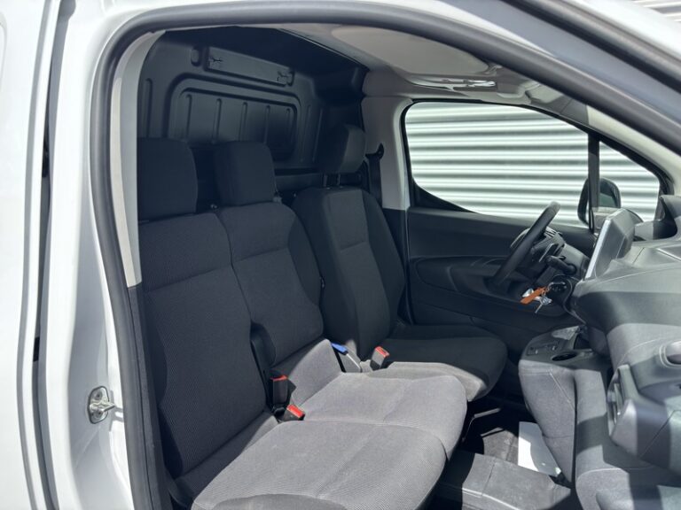 Peugeot Partner 1.5L 130ch EAT8 M 1000Kg Asphalt 16 900€ HT - Image 18 (July 7, 2026)