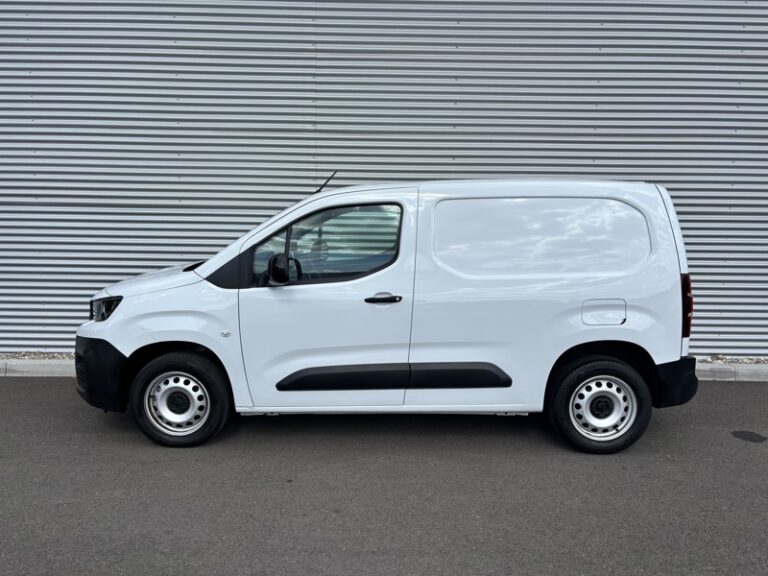 Peugeot Partner 1.5L 130ch EAT8 M 1000Kg Asphalt 16 900€ HT - Image 03 (July 7, 2026)