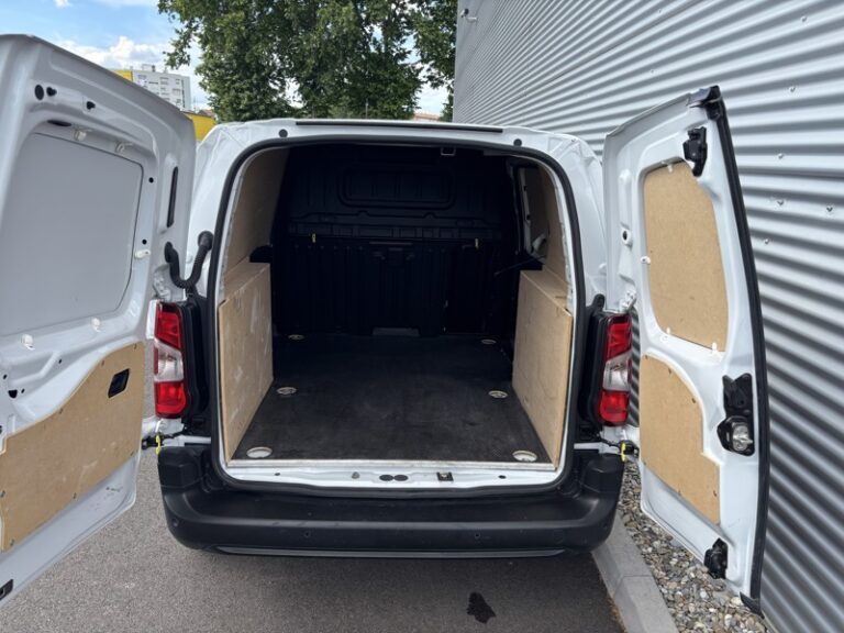 Peugeot Partner 1.5L 130ch EAT8 M 1000Kg Asphalt 16 900€ HT - Image 05 (July 7, 2026)