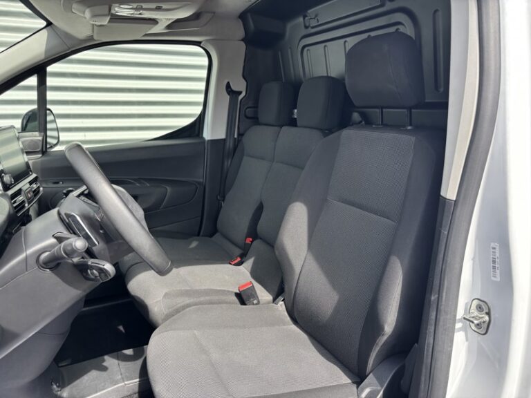 Peugeot Partner 1.5L 130ch EAT8 M 1000Kg Asphalt 16 900€ HT - Image 09 (July 7, 2026)