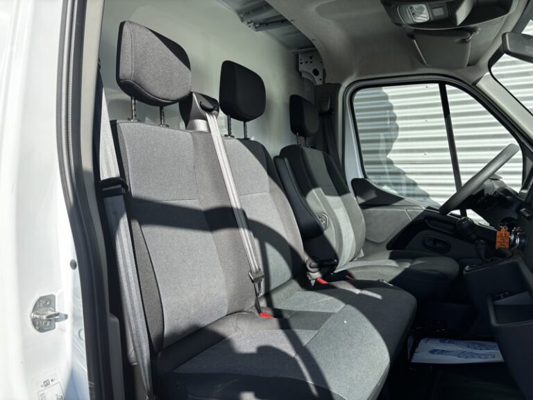 Renault Master Plancher Cabine 20m3 2.3L 145ch Grand Confort 3,5t 21 660€ HT - Image 18 (July 7, 2026)