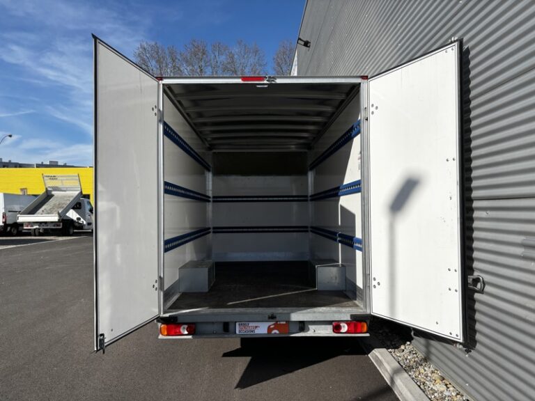 Renault Master Plancher Cabine 20m3 2.3L 145ch Grand Confort 3,5t 21 660€ HT - Image 06 (July 7, 2026)
