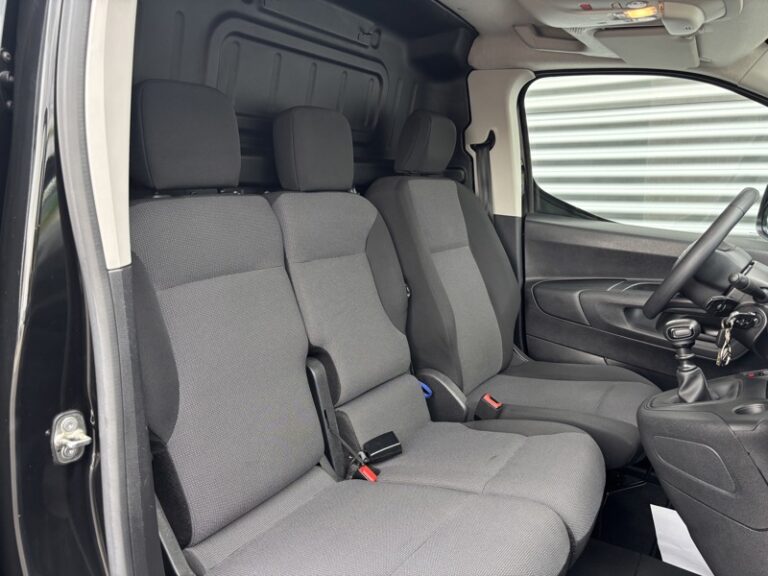 Citroën Berlingo 1.5L 130ch Club XL 950Kg 13 325€ HT - Image 19 (July 7, 2026)