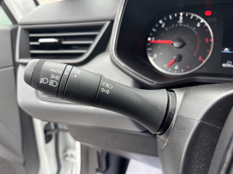 Renault Clio société 1.5L 100ch Air Nav 9 400€ HT - Image 16 (July 7, 2026)