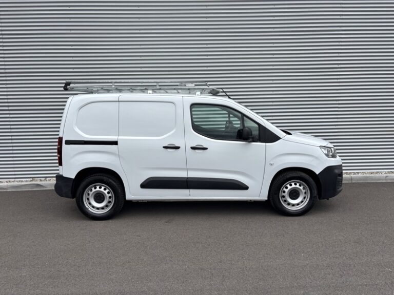 Citroën Berlingo 1.5L 130ch Club M 950Kg - Image 08 (July 7, 2026)