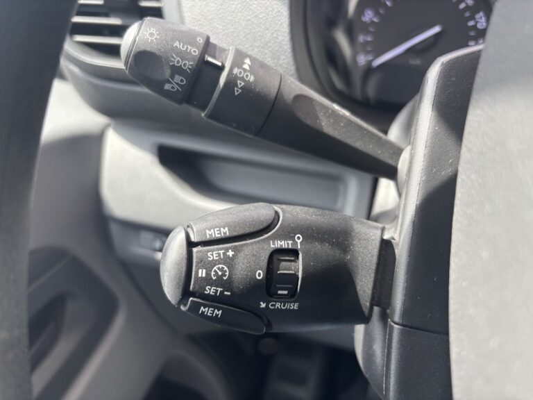 Peugeot Expert 1.5L 120ch Asphalt Standard 14 990€ HT - Image 16 (July 7, 2026)