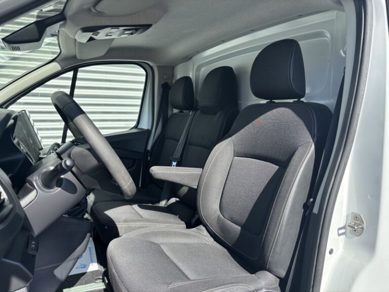 Renault Trafic 2.0L 130ch 3T Grand Confort 18 325€ HT - Image 12 (July 7, 2026)