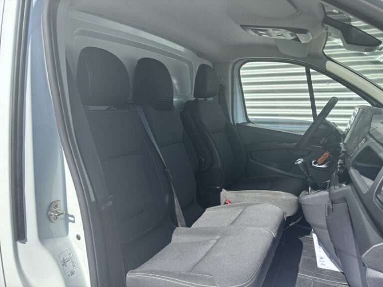 Renault Trafic 2.0L 130ch 3T Grand Confort 18 325€ HT - Image 19 (July 7, 2026)