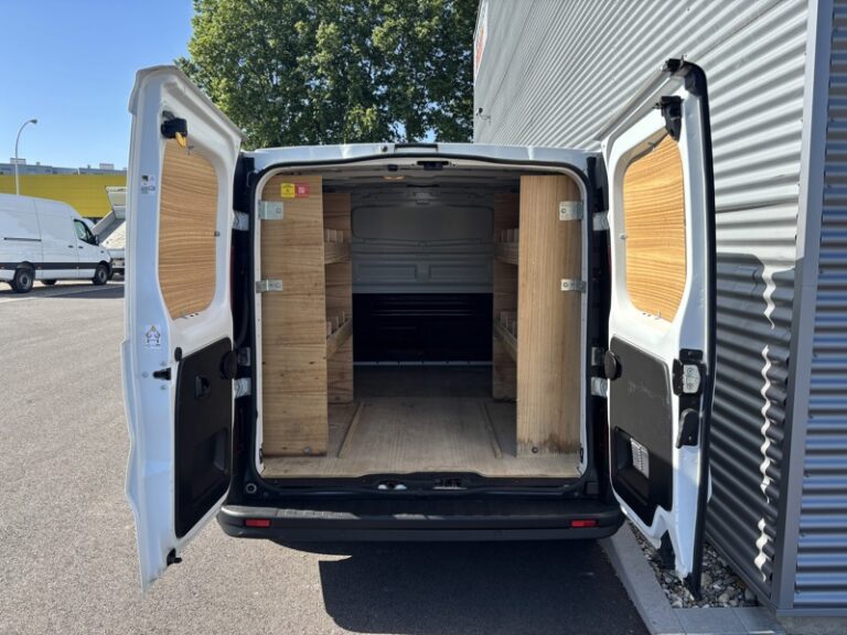 Renault Trafic 2.0L 130ch 3T Grand Confort 18 325€ HT - Image 07 (July 7, 2026)