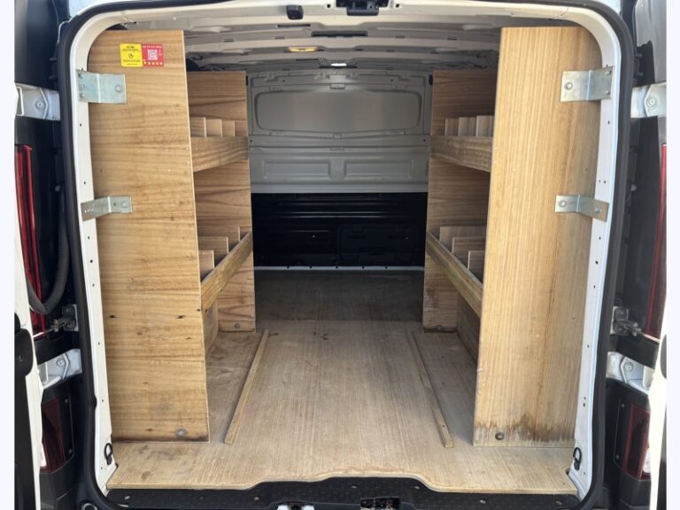 Renault Trafic 2.0L 130ch 3T Grand Confort 18 325€ HT - Image 08 (July 7, 2026)