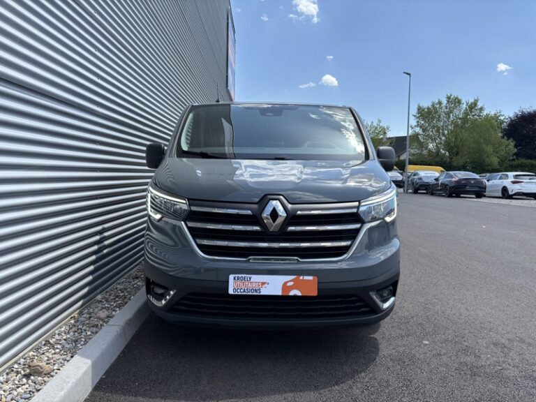 Renault Trafic 2.0L 150ch BVA6 2T8 Grand Confort - Image 02 (July 7, 2026)