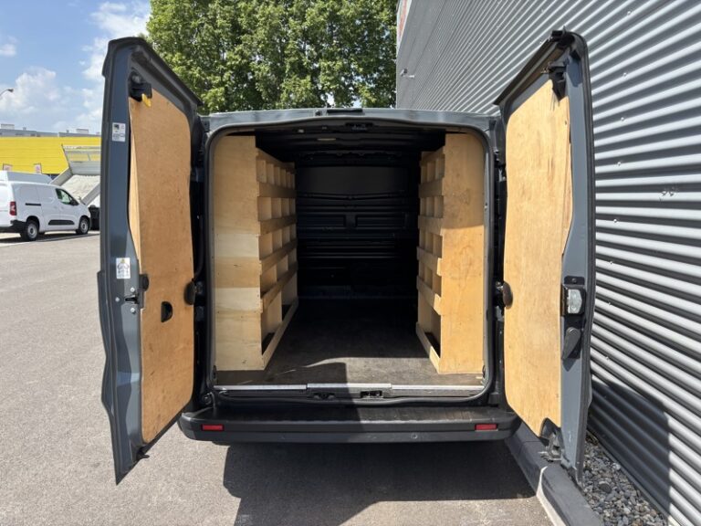 Renault Trafic 2.0L 150ch BVA6 2T8 Grand Confort - Image 06 (July 7, 2026)