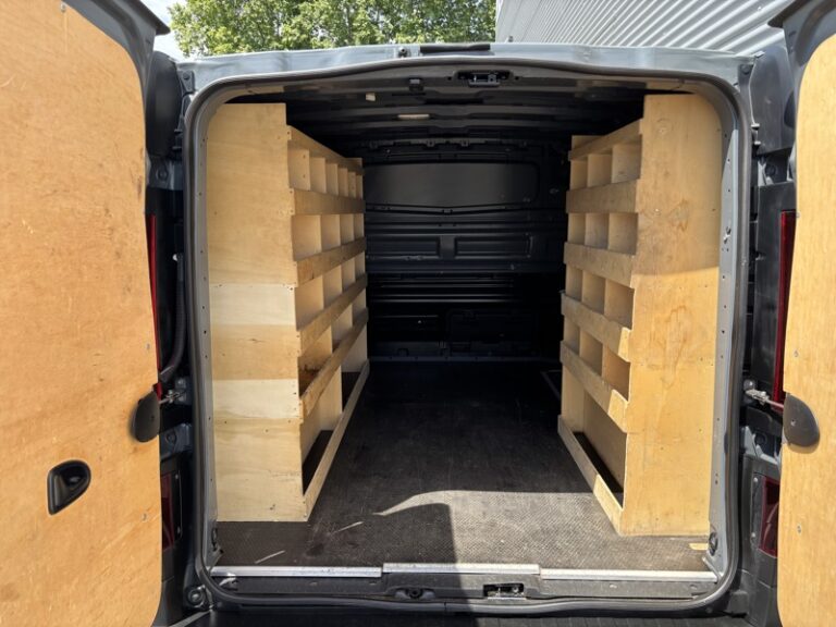 Renault Trafic 2.0L 150ch BVA6 2T8 Grand Confort - Image 07 (July 7, 2026)