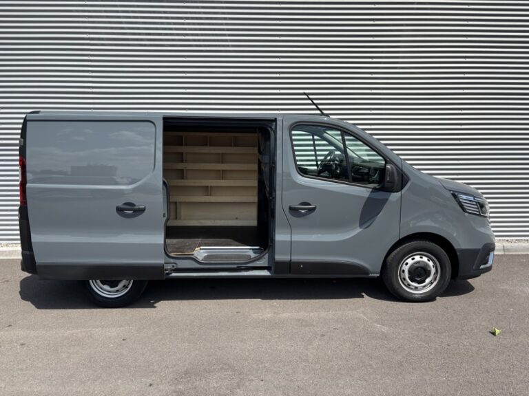 Renault Trafic 2.0L 150ch BVA6 2T8 Grand Confort - Image 09 (July 7, 2026)
