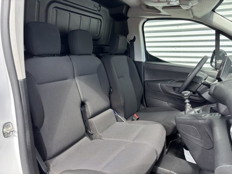 Citroën Berlingo 1.5L 100ch Pack Premium Connect XL 16 490€ HT - Image 13 (July 7, 2026)