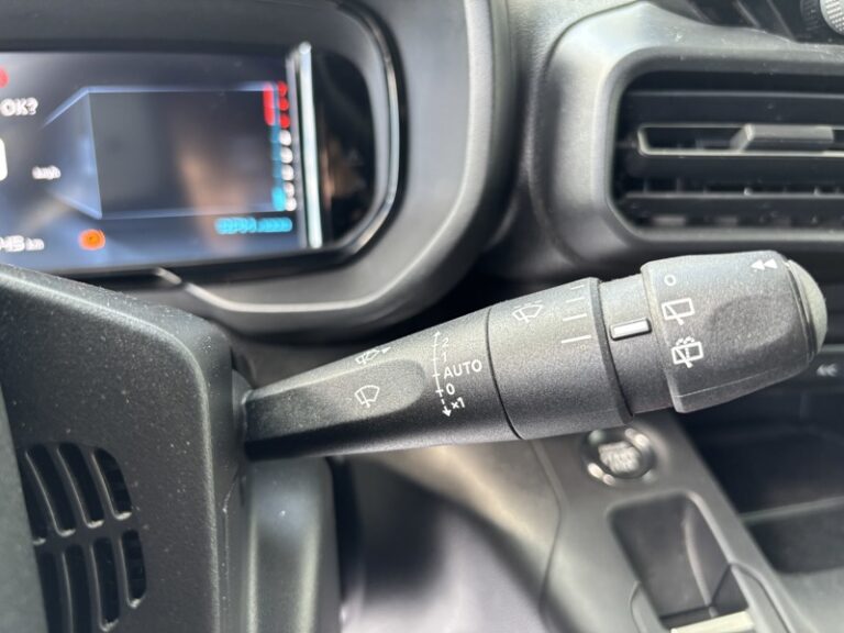 Citroën Berlingo 1.5L 100ch Pack Premium Connect XL 16 490€ HT - Image 17 (July 7, 2026)