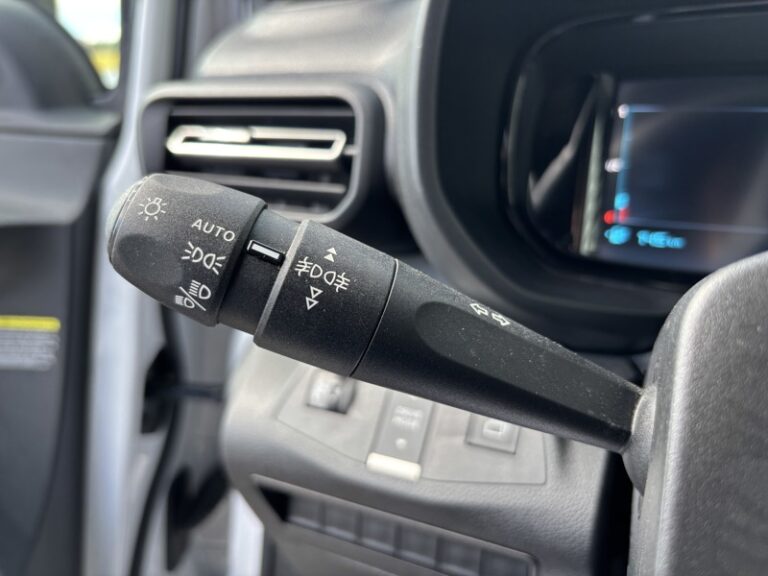 Citroën Berlingo 1.5L 100ch Pack Premium Connect XL 16 490€ HT - Image 18 (July 7, 2026)